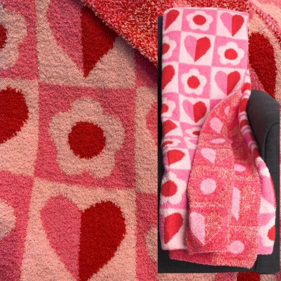 Cupcakes and cashmere floral Heart checkerboard throw 50 x 70 - Picture 1 of 12